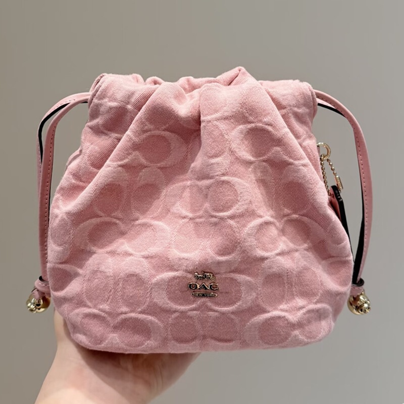 Coach New Women's Bag Faye Cloud Bag Denim Quilted Chain Bucket Bag Fashion Shoulder Crossbody Lucky Bag Trendy Coach New Women's Bag Faye Cloud Bag Denim Quilted Chain Bucket Bag Fashion Shoulder Crossbody Lucky Bag Trendy