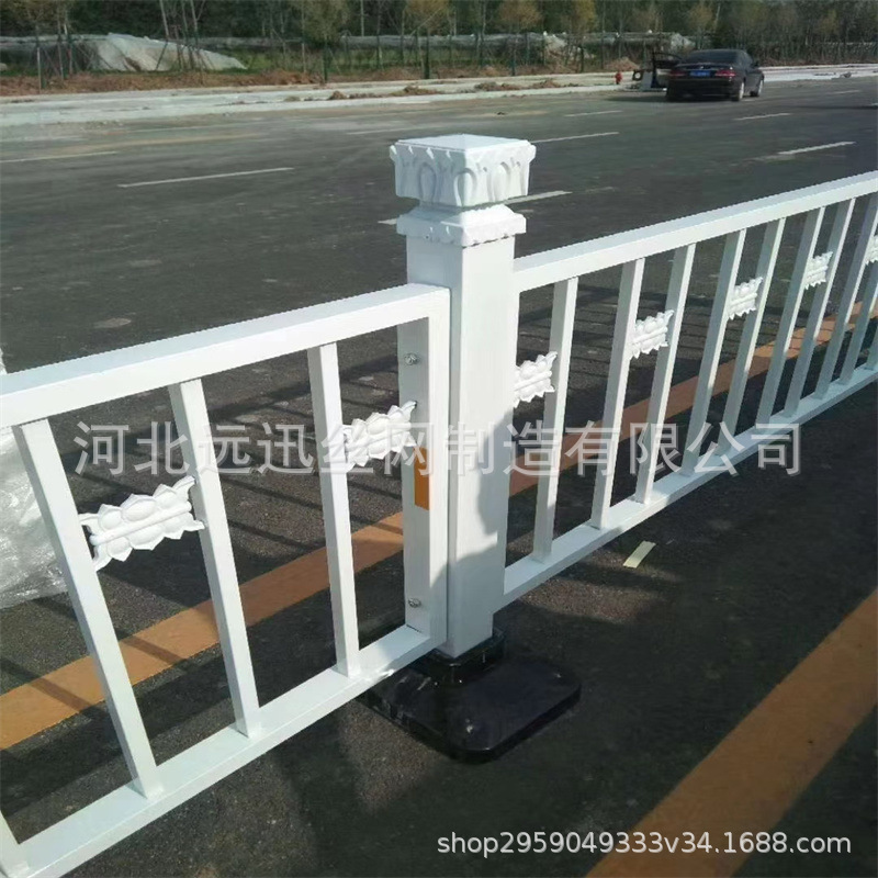 市政护栏 公路马路中央安全围栏 黄金防护栏 道路隔离 交通警示栏