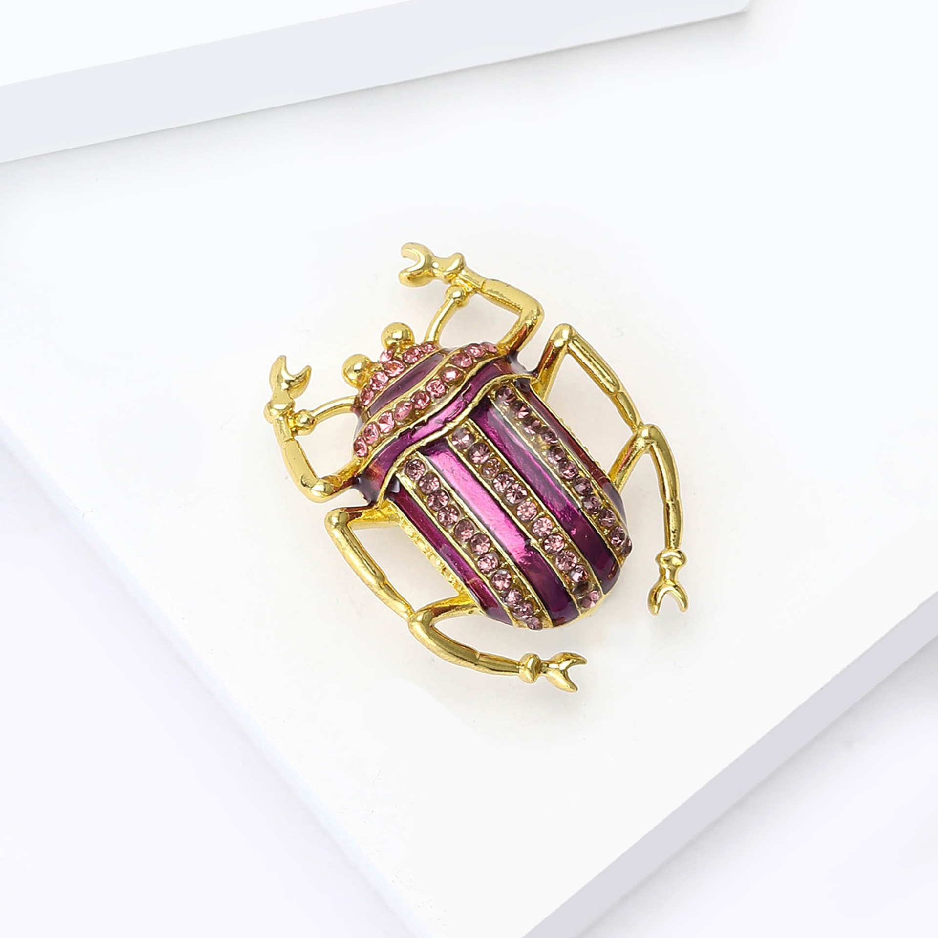 Europe and the United States hot-selling alloy enamel rhinestone beetle brooch exquisite creative men's and women's clothing corsage jewelry pins