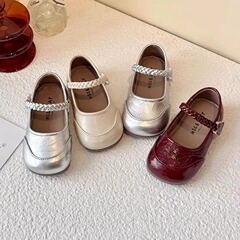 子供の倉庫のウサギのの女の子の方口の小さい革靴2025春夏の新型の純色は小さい中の大きい子供のダンスを編んで靴を演出します。