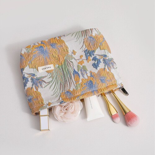 New French retro women's flower clutch bag high-value skin care products makeup bag change lipstick small storage bag