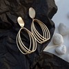 Metal silver needle, earrings with pigtail, simple and elegant design, high-quality style