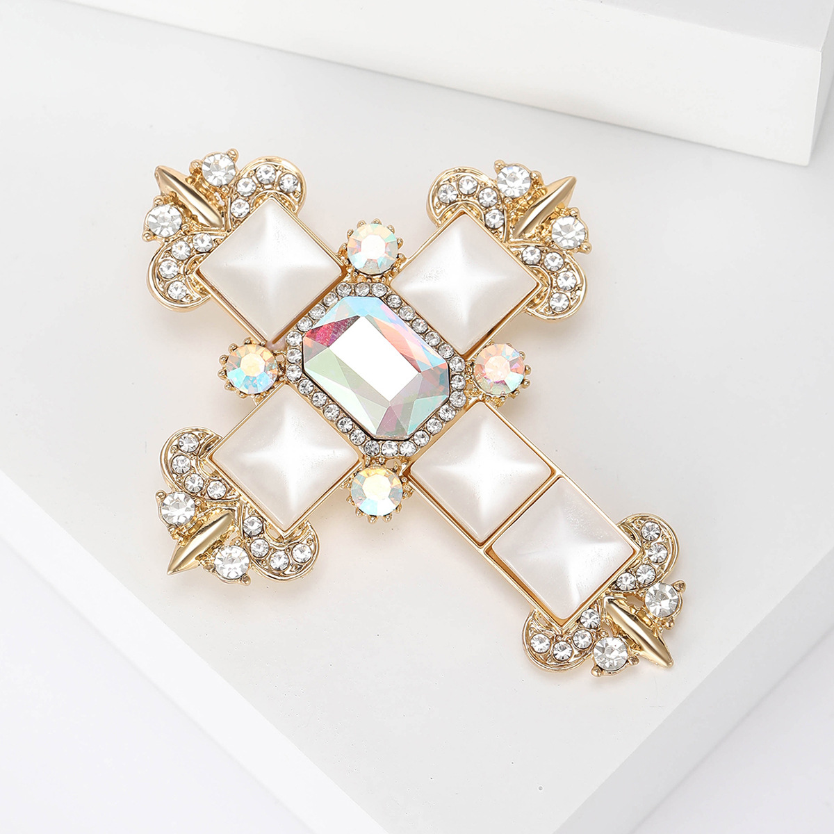 Casual Lady Simple Style Pin Cross Alloy Women's Brooches display picture 6