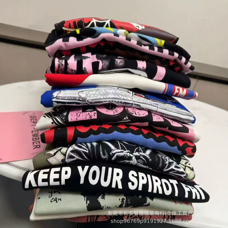 Export-quality, heavyweight 400g pure cotton round-neck short-sleeve T-shirt for men, featuring a trendy, loose fit, oversized design, and printed graphics Export-quality, heavyweight 400g pure cotton round-neck short-sleeve T-shirt for men, featuring a trendy, loose fit, oversized design, and printed graphics