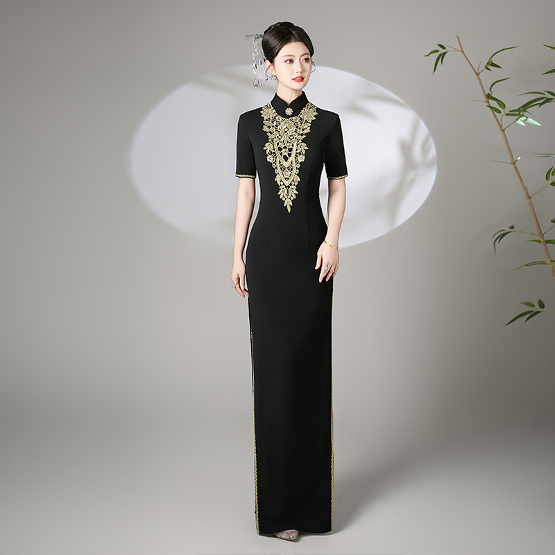 2025 New Slim-Fit Cheongsam New Chinese Style Elegant Black Performance Dress with Mid-Sleeve Ceremonial Dress