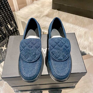 С���L������w����Ь�͸�СƤЬ�A�^��Ƥһ�_�Ž��ٿ�ŮЬ��Ь