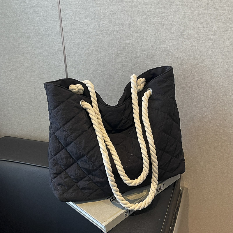 Otoño e invierno nuevo estilo ropa de algodón, bolso de hombro de trabajo de ocio simple de gran capacidad, bolso de viaje, bolso de mano, bolso de axila, mujer