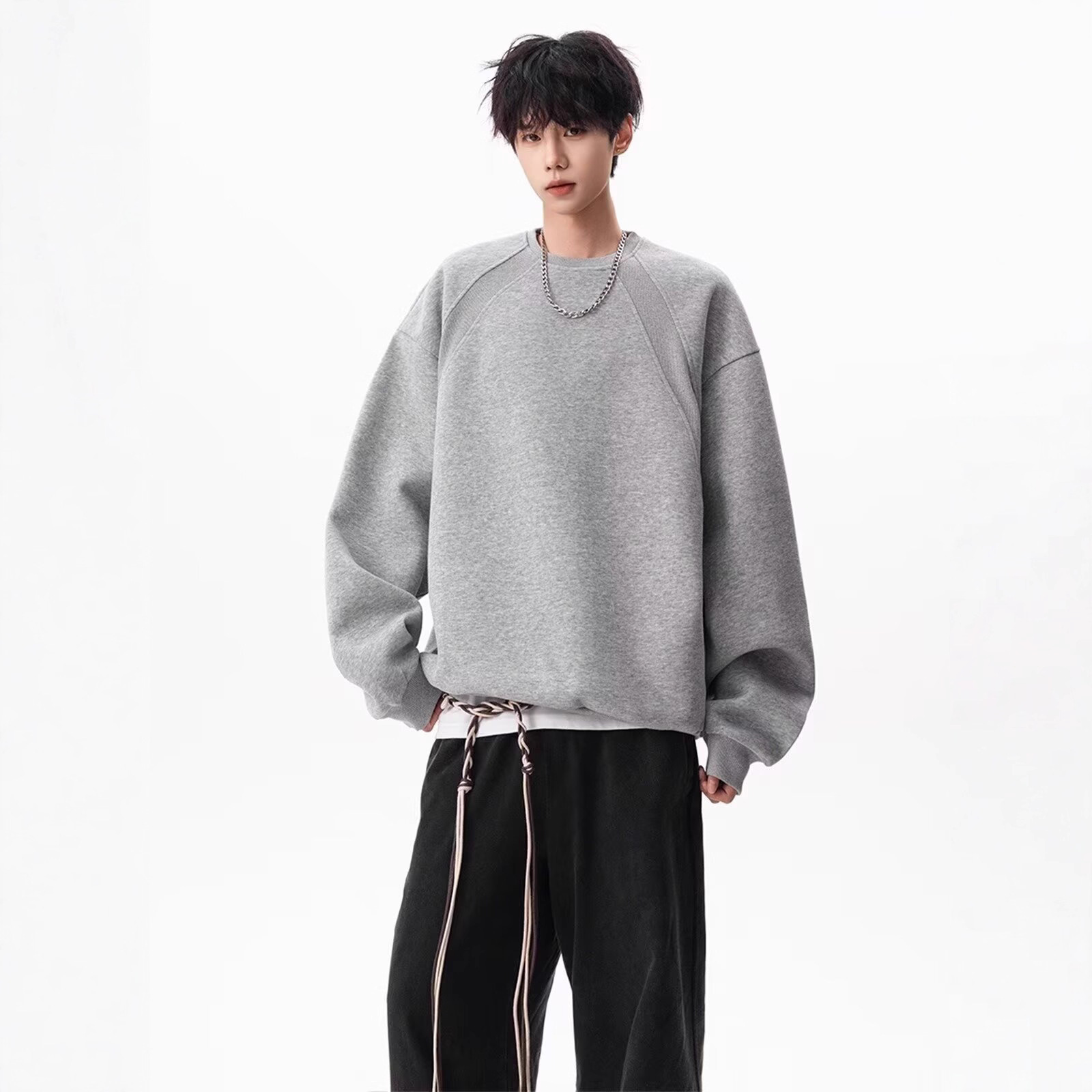 2025 Autumn New Sweater Men's Crew Neck Splicing Trendy No Hat High Sense Loose_voghion.com