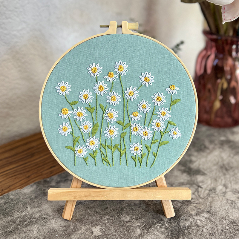 Daisies frescas cuelgan pinturas bordadas a mano DIY material paquete de bordado Lu pintura decorativa de la sala de estar europea pintura de flores inglesas