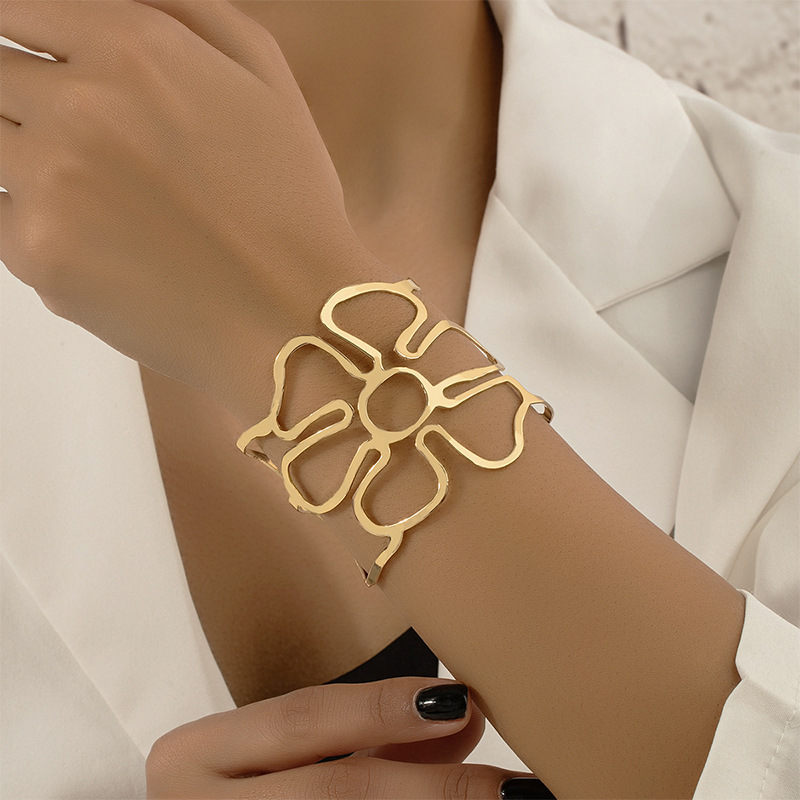 Elegant Flower Metal Plating Women's Bangle display picture 1