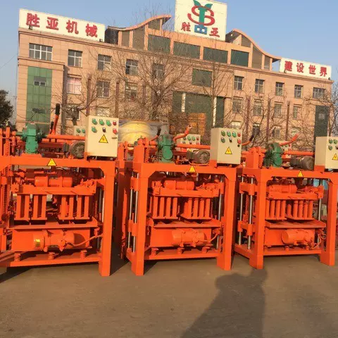 山东胜亚机械大链条制砖机 小型空心砖机 水泥制砖机QM4-40