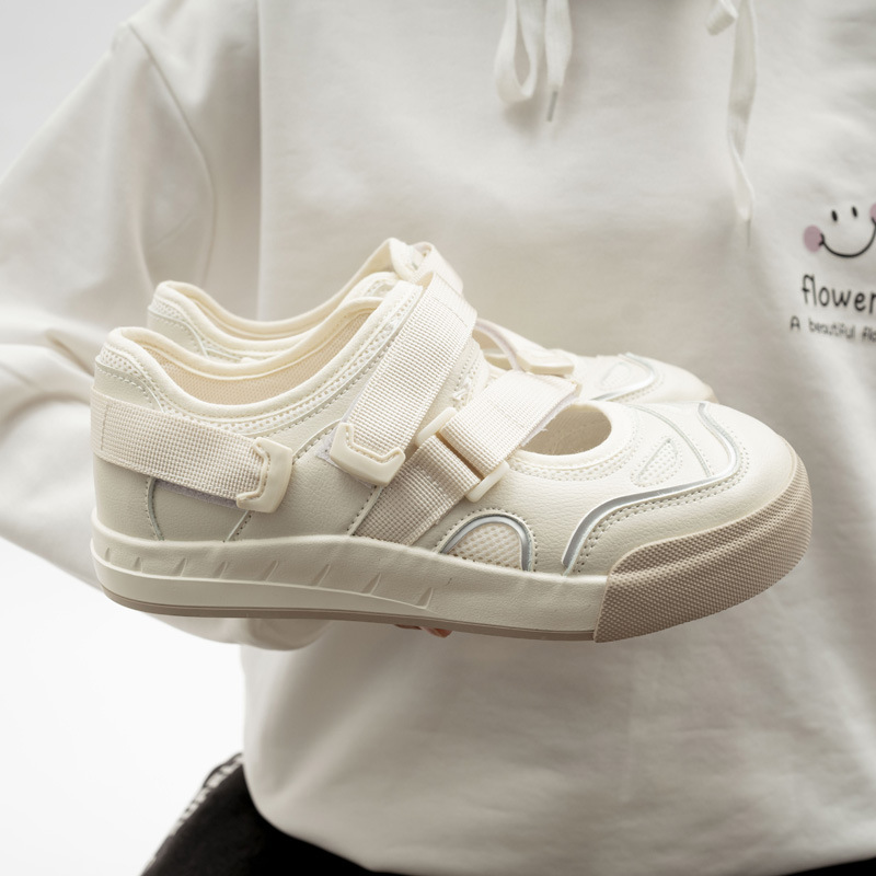Comfortable universal thin summer white sneakers for leisure