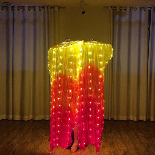 New adult LED glowing fan with red-yellow gradient color soft wire light string, rechargeable belly dance performance decoration