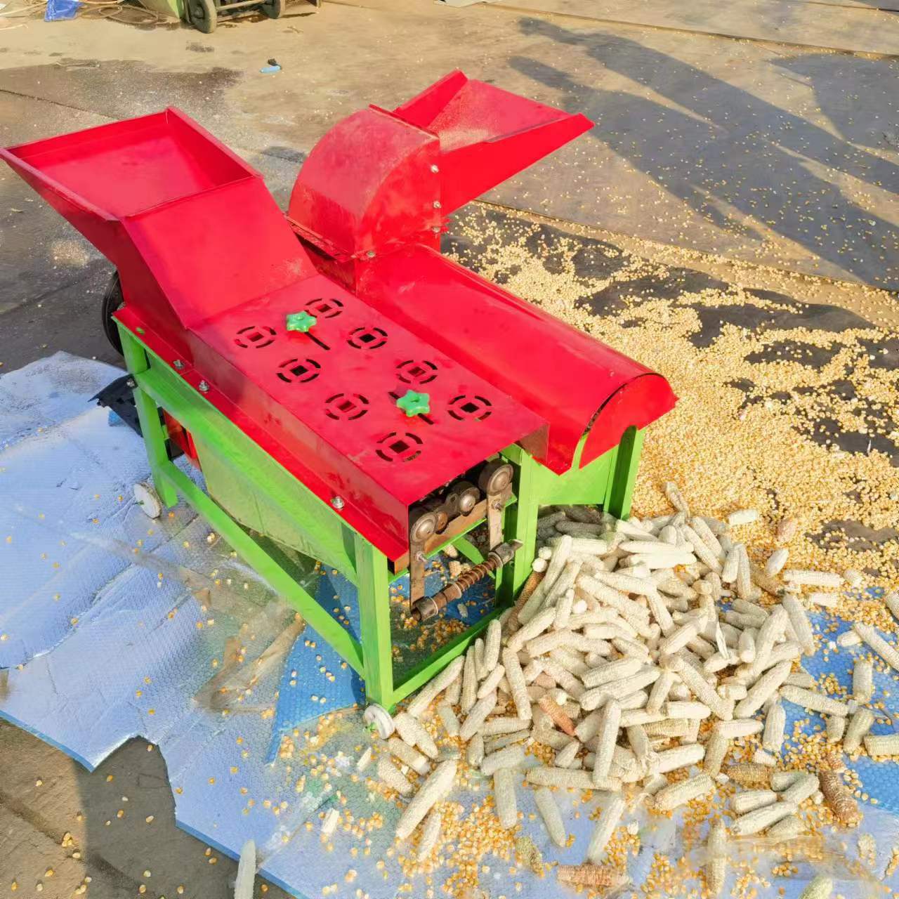 4马力柴油机玉米脱粒机干苞米撕皮脱粒机甩锤打棒子机两相电用