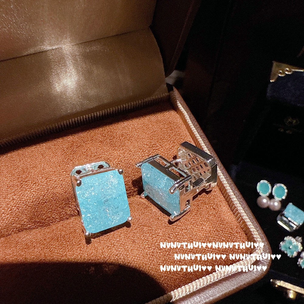623MTX Fat square geometric sea blue burst stone earrings ~ If there are cracks,…