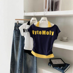 ホットガールワンショルダー半袖Tシャツ女性用2025夏新作フェイクツーピースホルターネックスリムフィットオフショルダートップイン