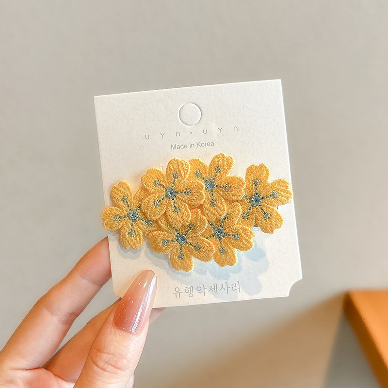 Primavera nuevo estilo flor de cerezo bordado flor horquilla para el cabello exquisito tocado para niños accesorios para el cabello temperamento suave clip lateral clip BBB al por mayor