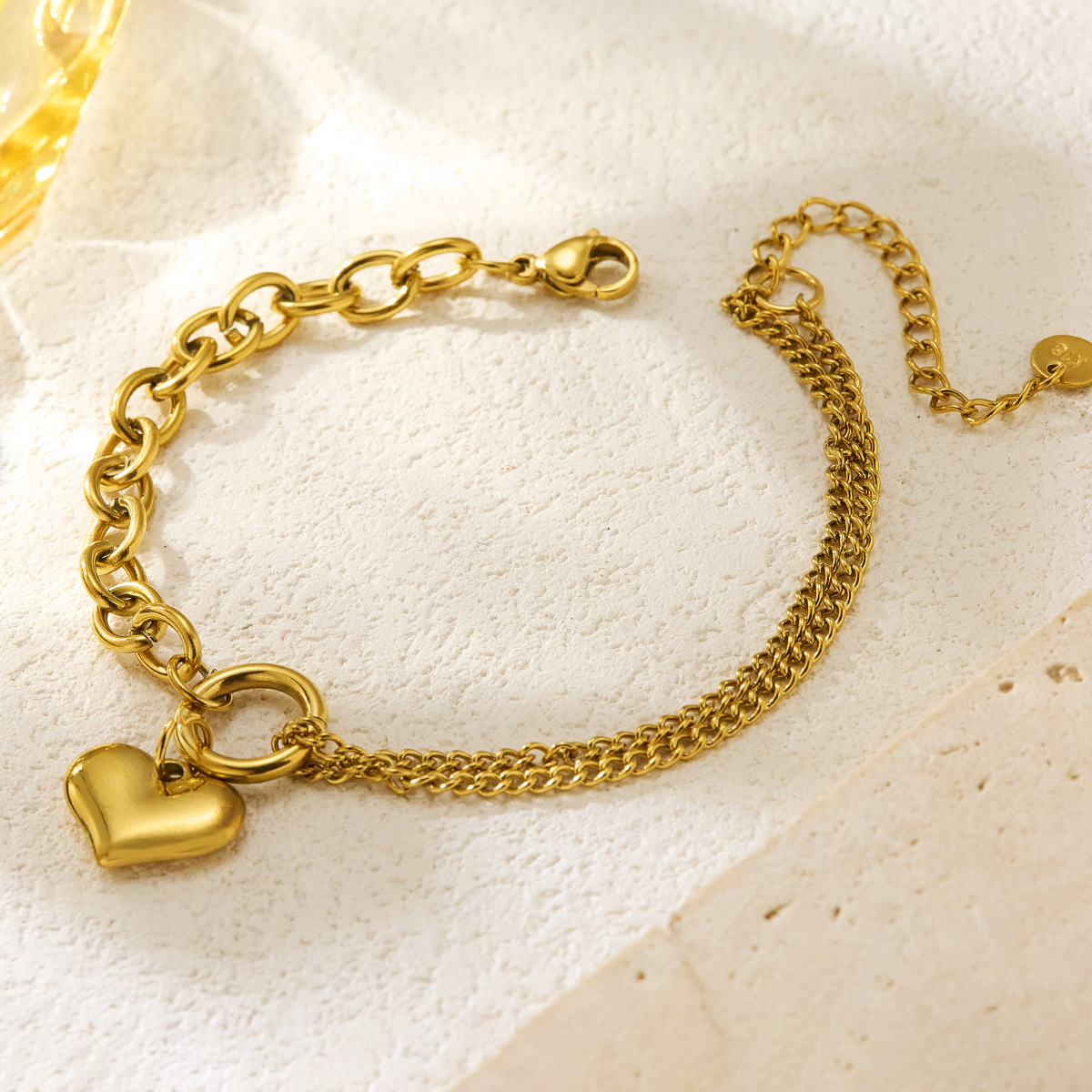 Europa y los Estados Unidos transfronterizos nuevo oro retro amor pulsera de nicho de diseño de joyas de mano de moda simple image 4