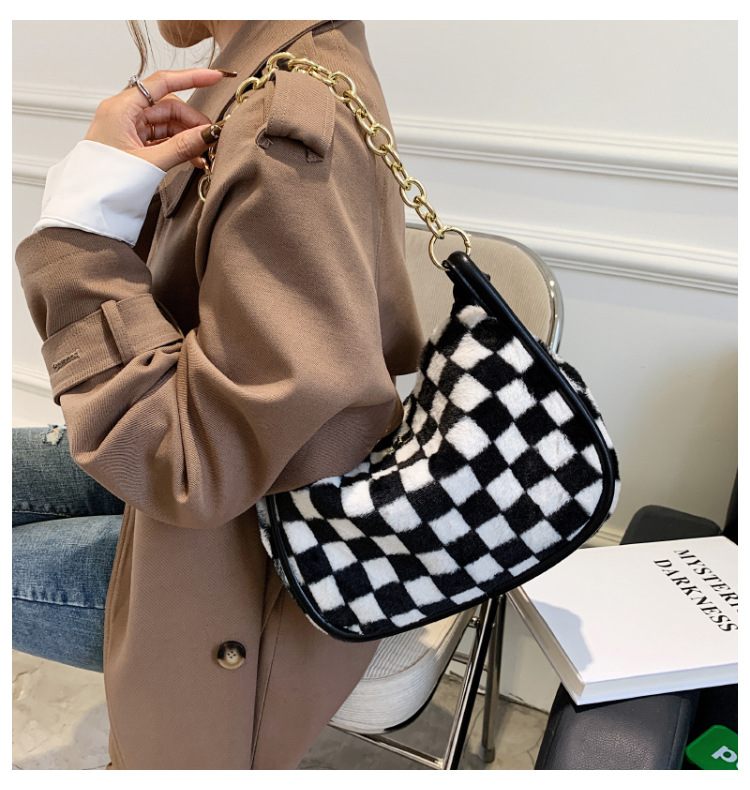 Autumn and winter plush handbags 2021 new fashion checkerboard single shoulder messenger chain big bagpicture1