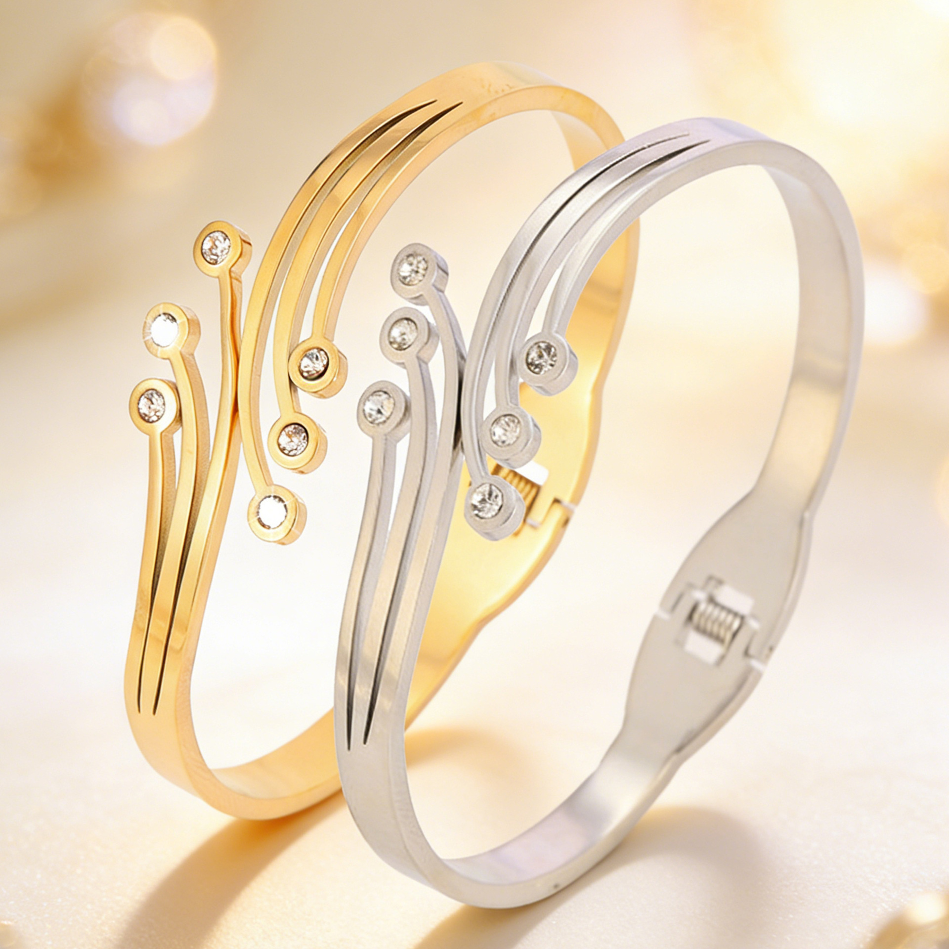 Brazalete de acero de titanio para mujeres de alta calidad brilla de diamante brazalete de apertura diseño de personalidad de acero de titanio no desvanecer brazalete de joyería