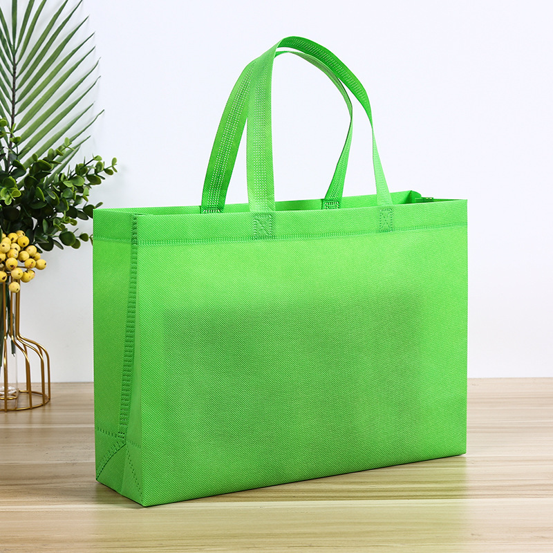 スポット不織布バッグ、高級衣料品ロゴショッピングバッグ、広告衣料品店、ポータブルギフトバッグのカスタマイズ|undefined