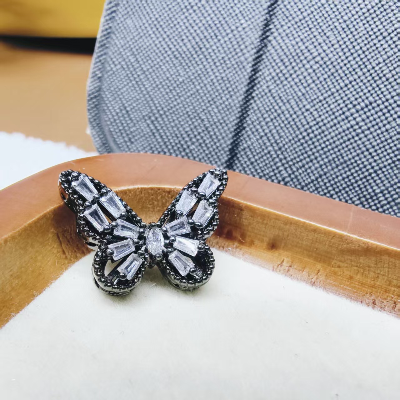 Large Butterfly with Diamonds, Through-Hole Magic Box, Bead-Separated Copper Gold-Plated Crystal Bracelet Necklace DIY Jewelry Accessories, High Color Retention