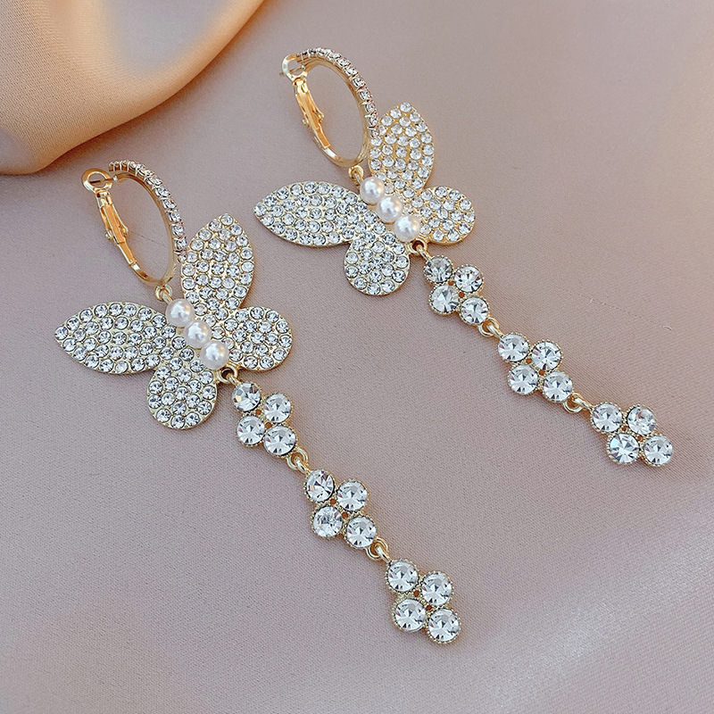 Fashion Rhinestone Pearl Butterfly Earrings Retro Alloy Earrings display picture 2