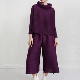 连衣裙;时尚休闲套装;女式T恤