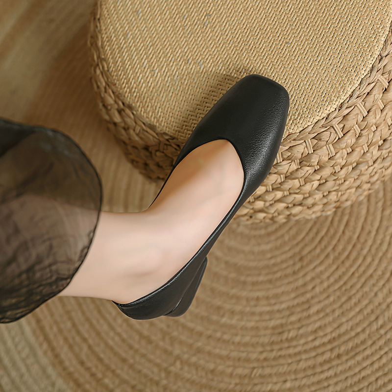 Comfortable to Wear ~ Square-Toed Comfortable V Shallow Slip-On Shoes for Commuting, Low Heel 3cm Work Shoes, Large Size Plus-Size Granny Shoes