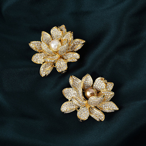 Shengshi Lotus Brooch, High-end Women's Exquisite Luxurious Corsage,  New Trendy Flower Pin, High-end Accessories