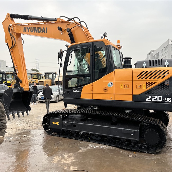 Exportación de Malasia de segunda mano Hyundai 220 - 9S excavadora, venta directa, noventa por ciento, nueva, digna de confianza image 4