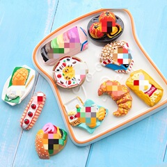 大サイズのポップコーンをシミュレーションしています。