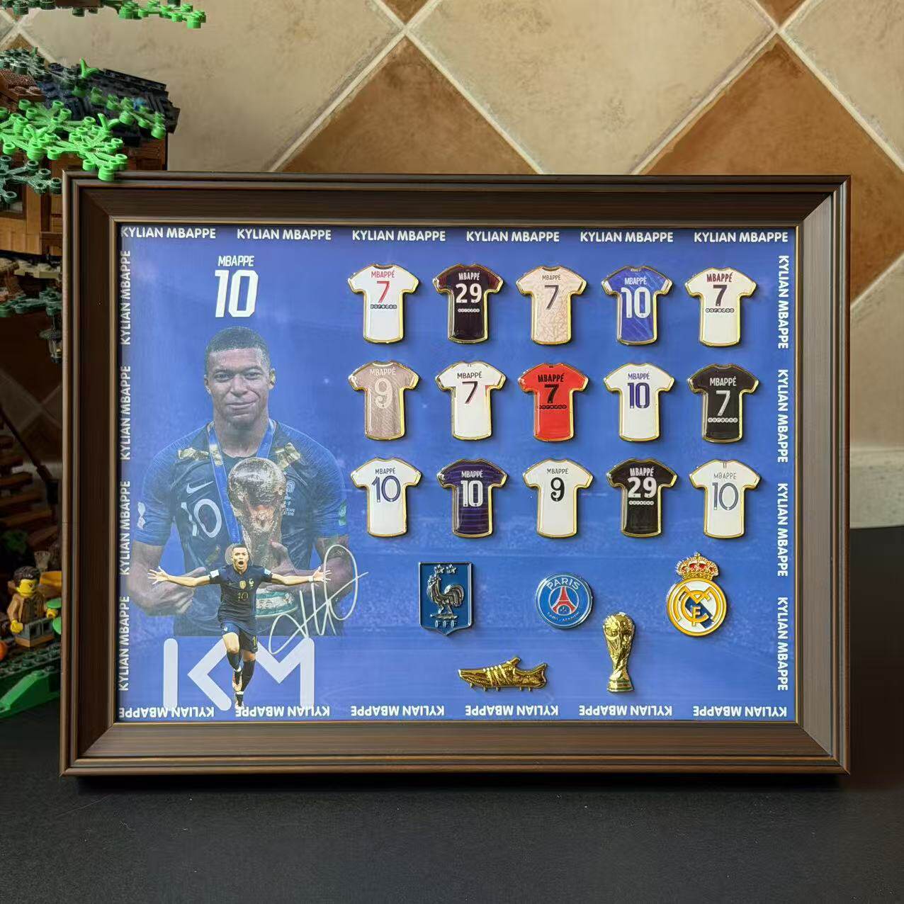 Messi Ronaldo camiseta insignia marco de madera sólida recuerdos de fútbol hechos a mano alrededor del cumpleaños del novio Regalo del festival de Qixi image 10