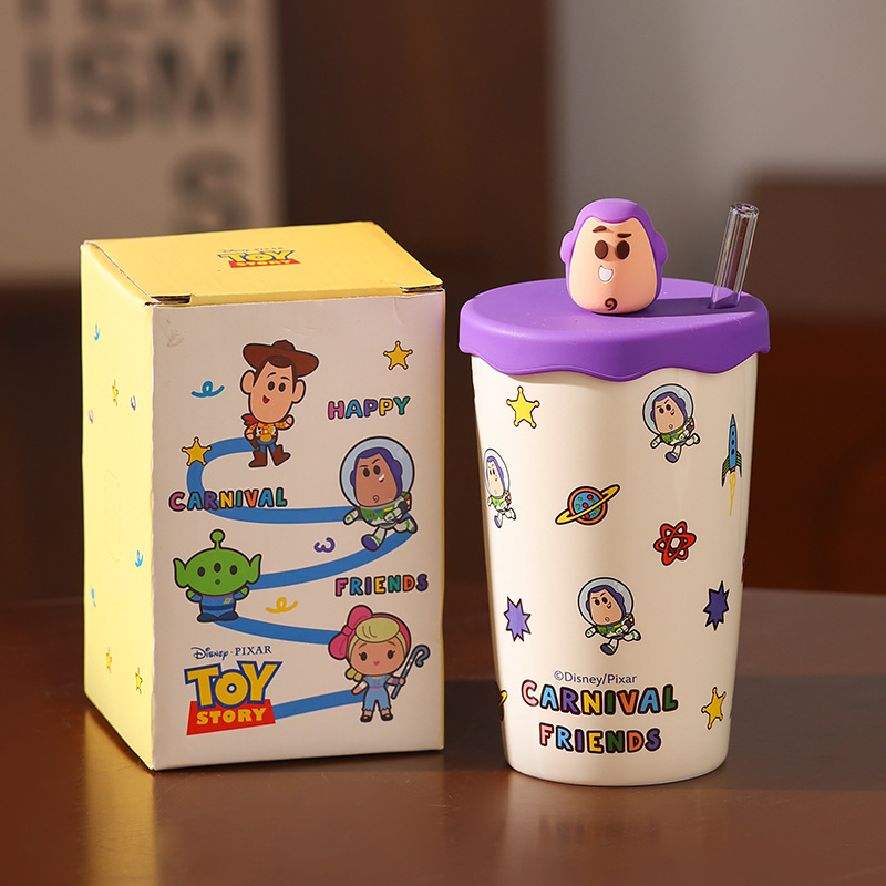 Toy Story de dibujos animados con tapa de taza de agua de cerámica taza de paja de gran capacidad taza de café de pareja creativa de alto valor nominal