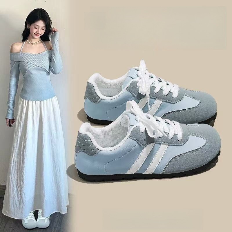 Zapatos de entrenamiento azul claro para mujeres 2025 nuevos zapatos de mujer zapatos de skate de estudiantes casuales zapatos deportivos blancos pequeños