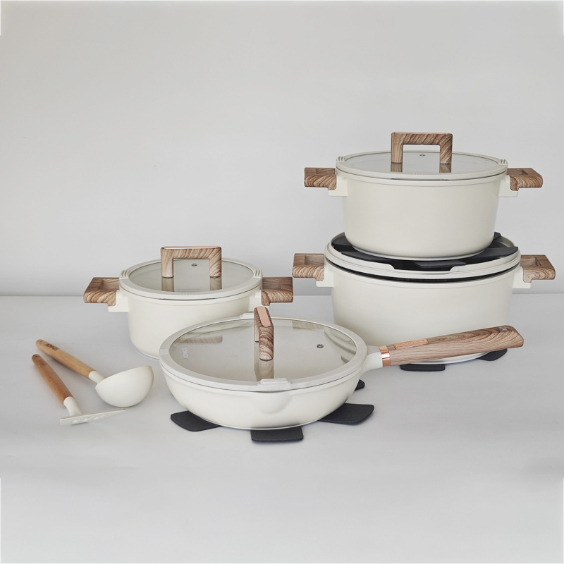 Donnor venta transfronteriza caliente Jili 13 piezas antiadherente conjunto de platos de cocina