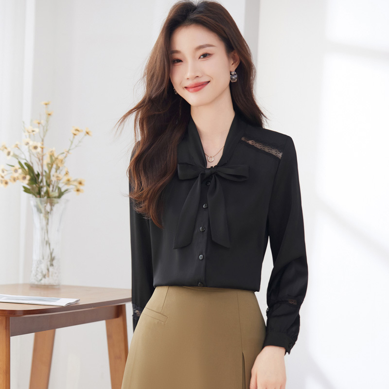 Elegant shiffon shirt with bow for work