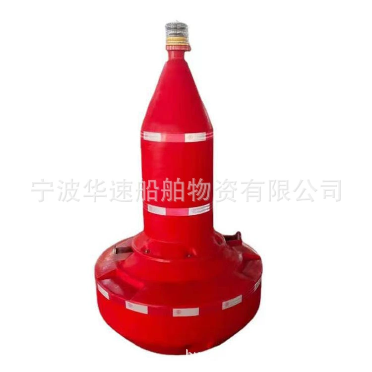 Морской маяк швартован на уровне воды в морских озерах