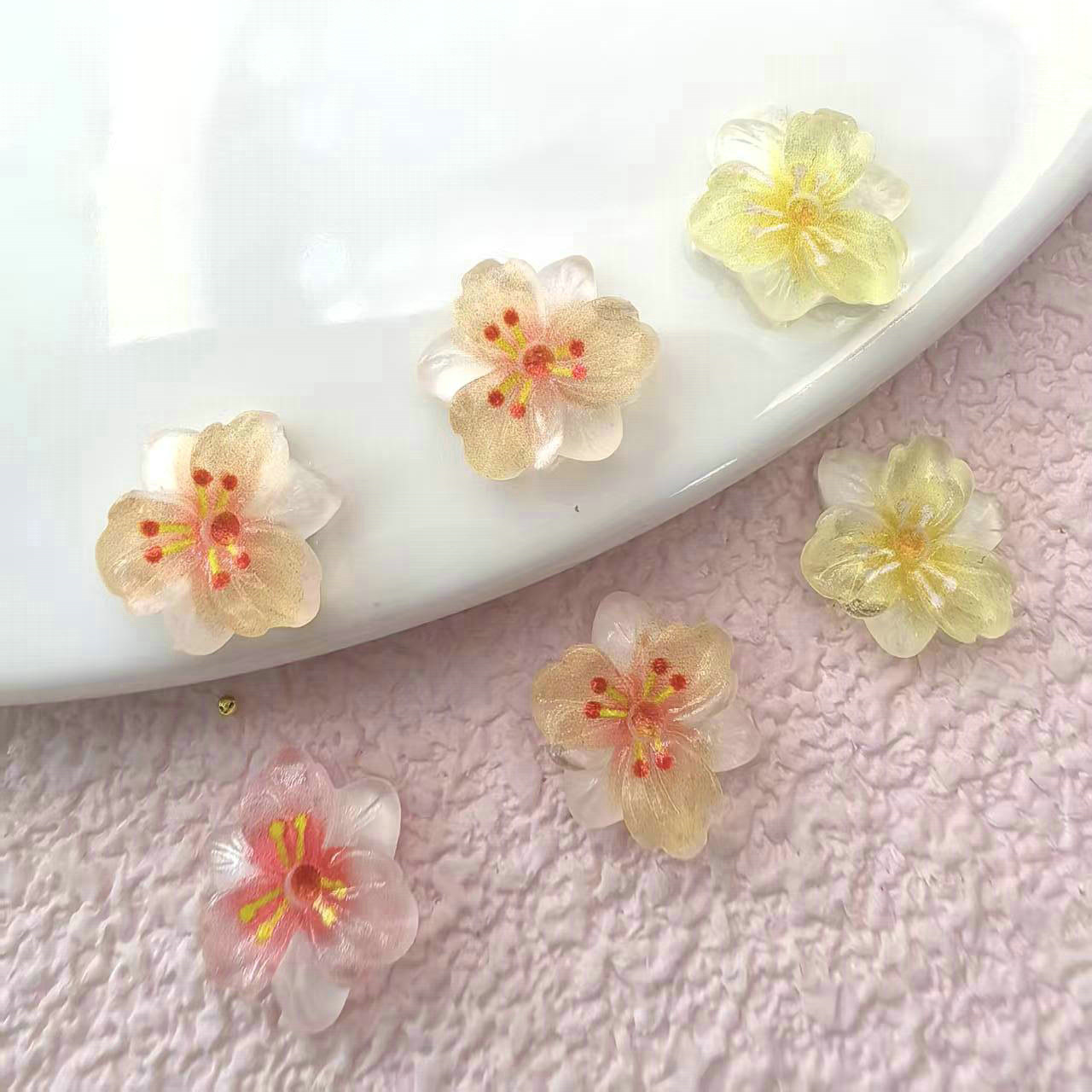 新款冰透花瓣美甲饰品树脂花网红三生桃花美甲小饰品批发树脂00