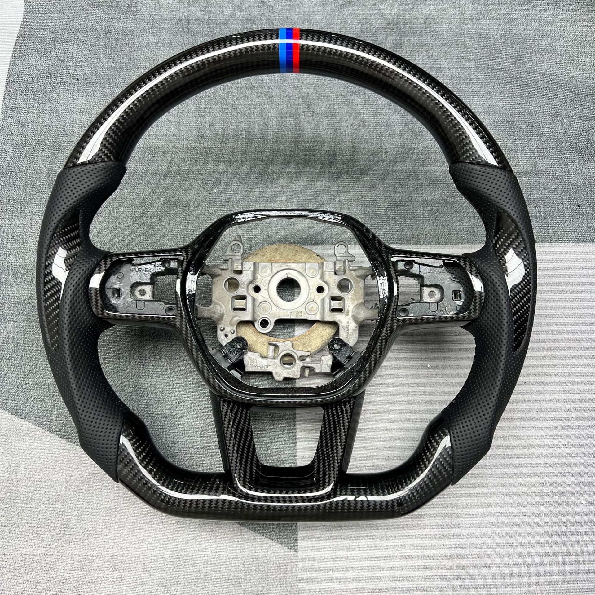 Carbon fiber steering wheel modification customization is suitable for Honda 11th generation Civic car interior steering wheel processing