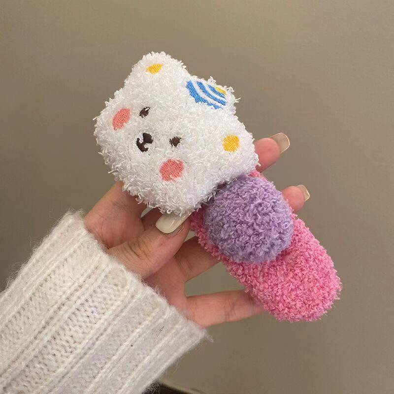 かわいい漫画の熊のカチューシャの秋冬のぬいぐるみのヘアピンの超萌えカラーの頭飾りの少女の百合毛玉のクリップのカード|undefined