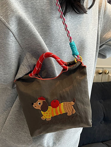 日系刺繍かわいいソーセージ犬バケツバッグ女性2025夏の新型携帯バッグ通勤シングルショルダーバッグ|undefined