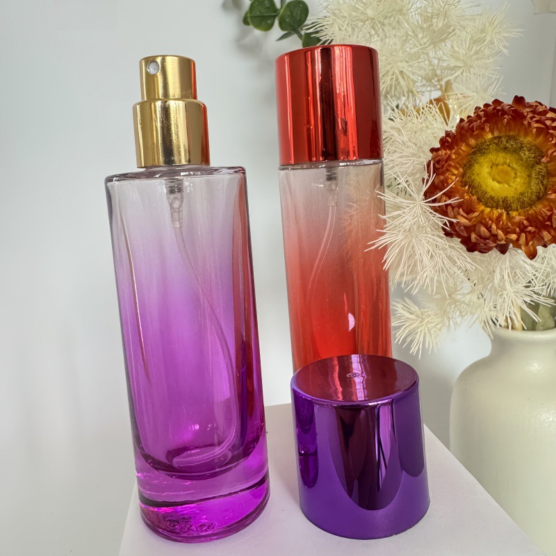 Venta directa de fábrica al por mayor spot material de embalaje de perfume 30ml botella de subenvasado botella de color degradado spray de vidrio boca de tornillo fondo grueso redondo
