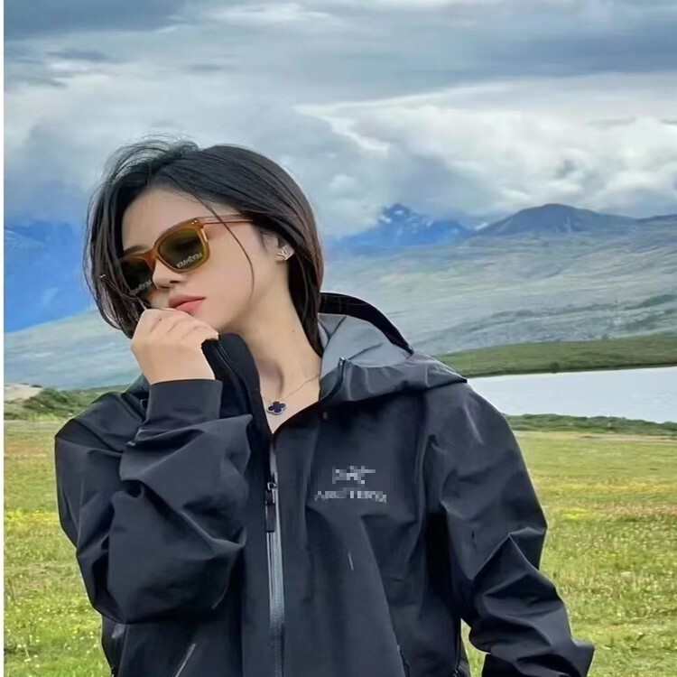 Putian Niao Jia Lt Hardshell Outdoor Mountaineering Waterproof Hooded Jacket for Men and Women, Windproof Embroidered Versatile Coat