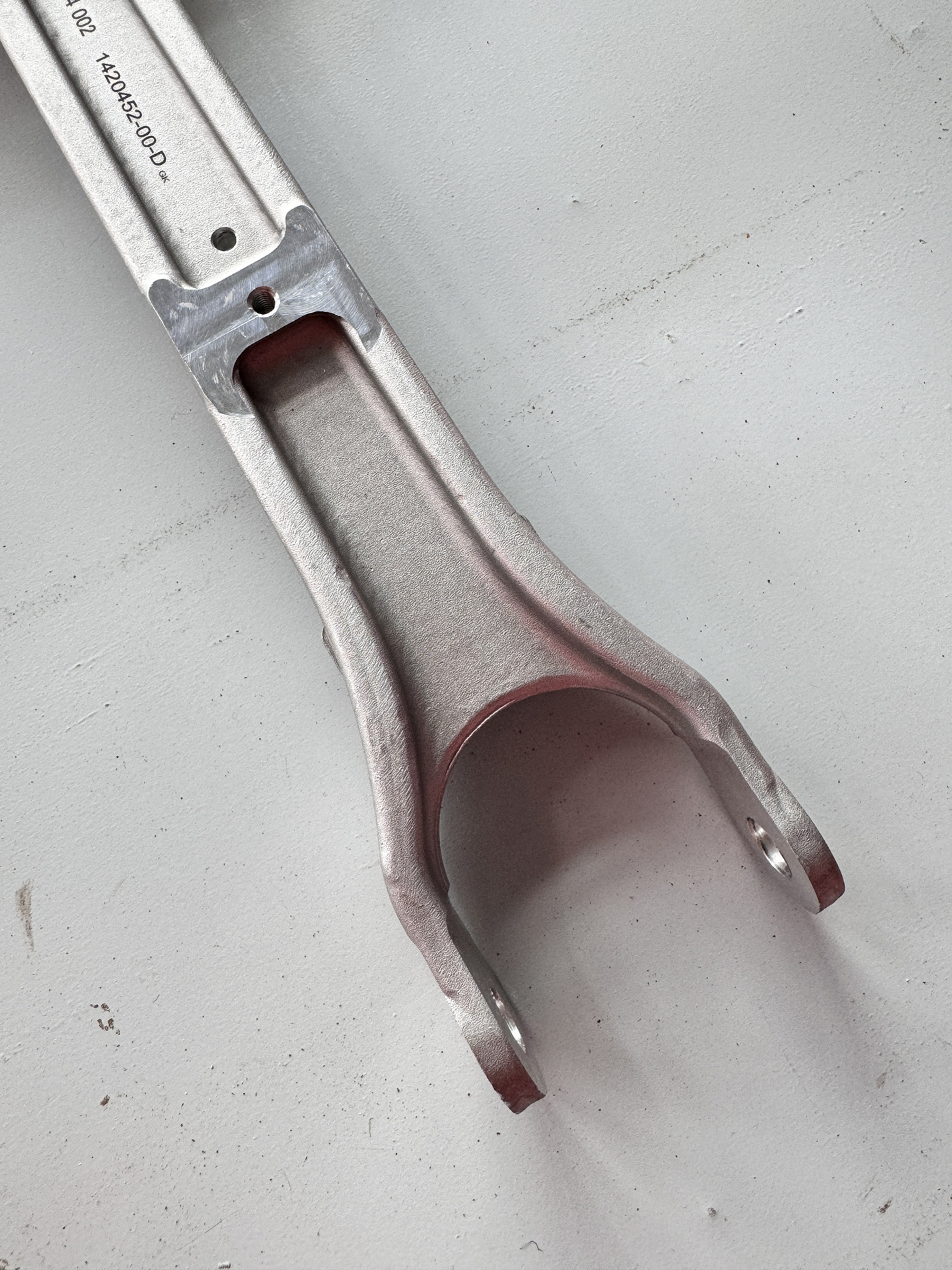 Suitable for Tesla Model S Model X rear lower swing arm left and right suspension control arm 1420452-00-E