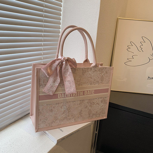 Large-capacity embroidered tote bag for women, high-end texture, niche commuter handbag, shoulder crossbody bag, casual large bag