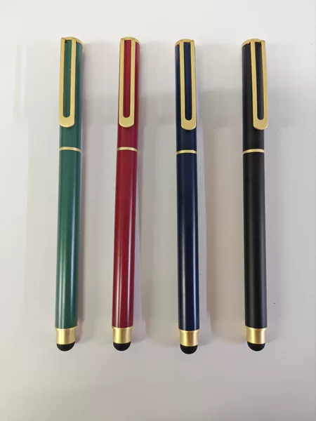 Metal Pens Can Be Used to Make Logo, with Hollow Pen Clips That Can Be Engraved, Making Them Suitable as Business Gifts, Black Gel Pens, and Office Stationery