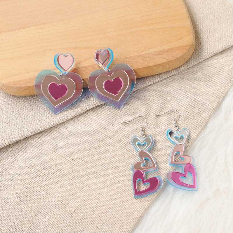 1 Pair Fashion Heart Shape Arylic Hollow Out Valentine's Day Women's Drop Earrings display picture 1