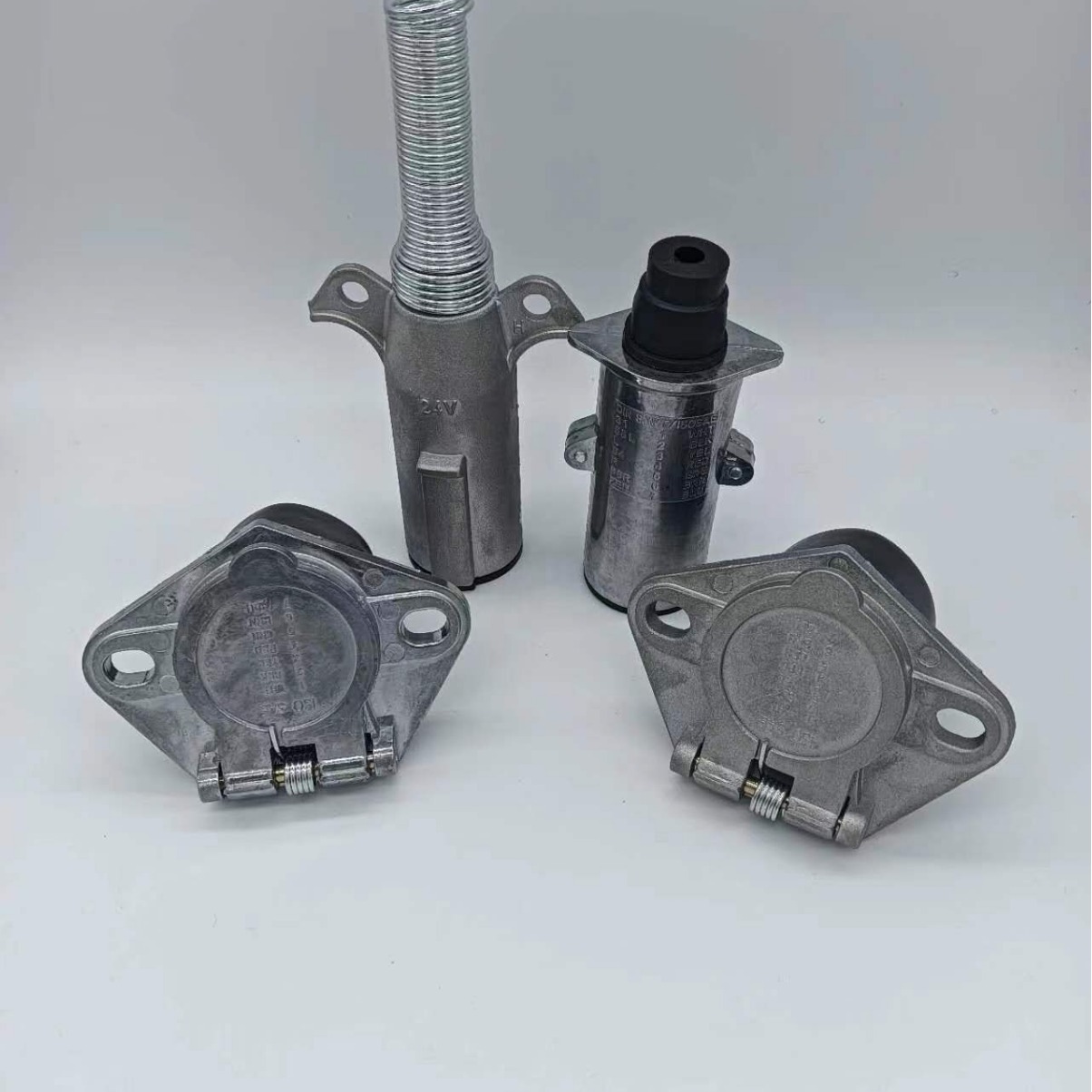 拖车牵引车7孔接线头七芯电源信号线接线盒拖挂旅行车供电插头