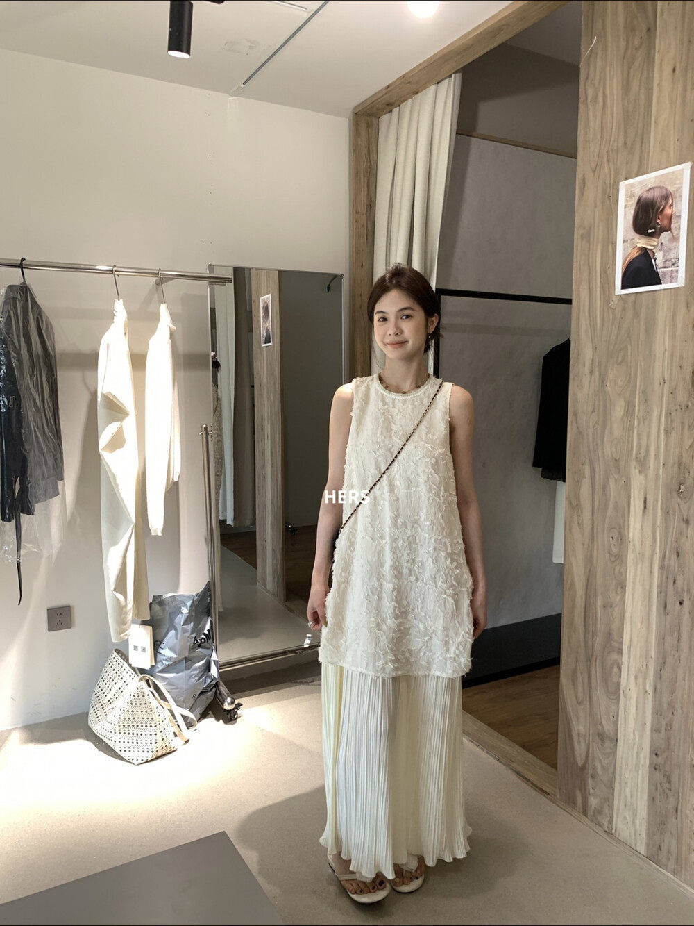 Đầm maxi nữ thắt eo cổ tròn không tay ren phối quý phái — màu đen, màu trắng chi tiết 20